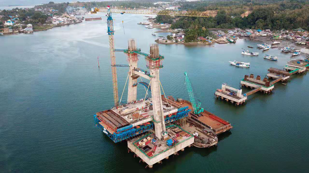 印尼肯达里 跨海大桥牵索挂篮项目